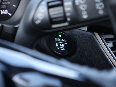 Used 2021 Ford Escape SEL image 32