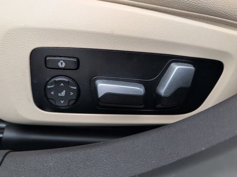 Used 2021 BMW 330i xDrive Sedan w/ Premium Package image 22