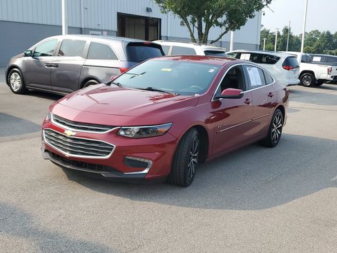 Used 2017 Chevrolet Malibu LT w/ Sport Package FWD image 2