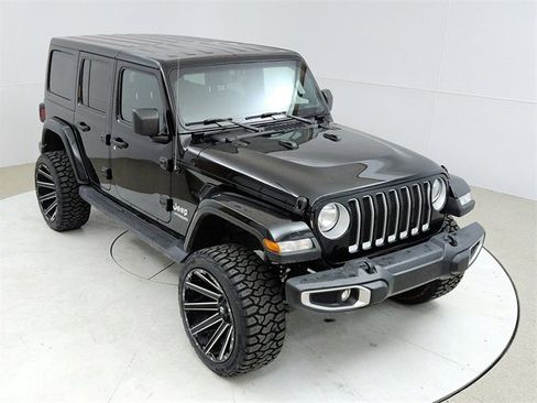 Used 2021 Jeep Wrangler Unlimited Sahara w/ Uconnect 4C Nav & Sound Group image 17