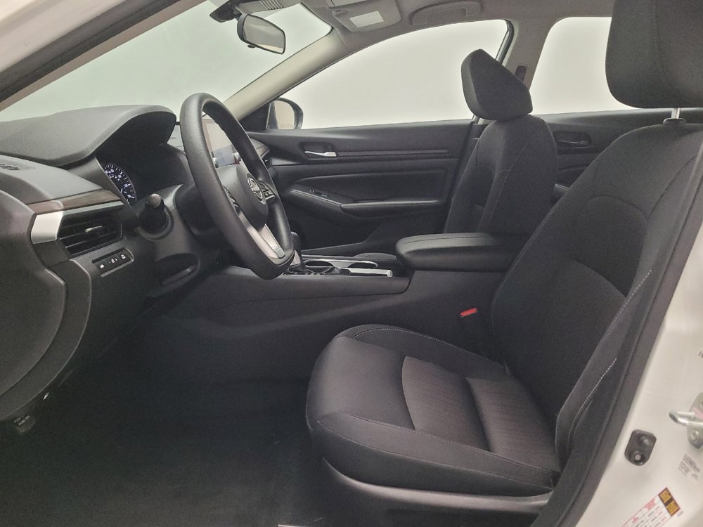 Used 2024 Nissan Altima 2.5 SV FWD image 17
