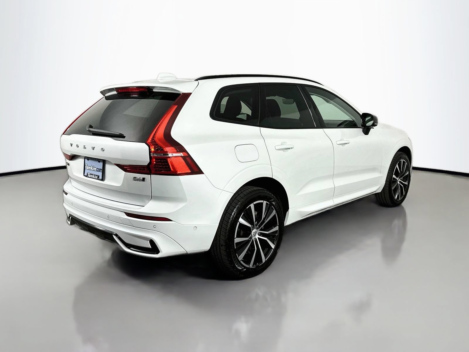Used 2023 Volvo XC60 B6 Ultimate AWD/4WD image 7