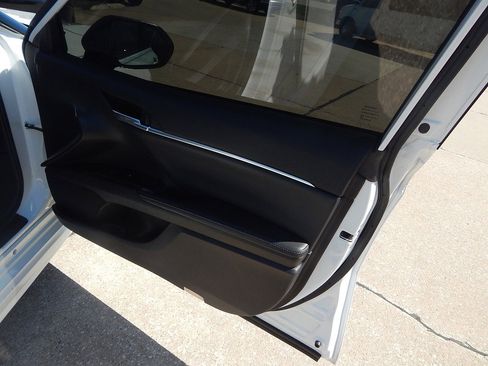 Used 2020 Toyota Camry XSE image 19