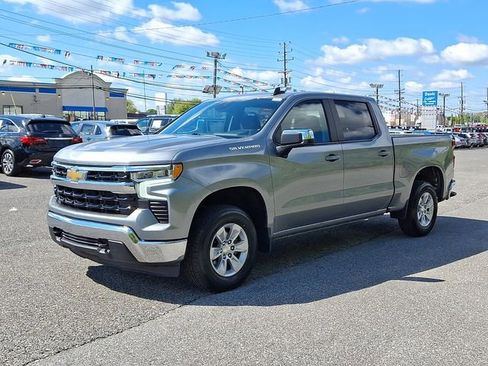 Used 2025 Chevrolet Silverado 1500 LT AWD/4WD image 3