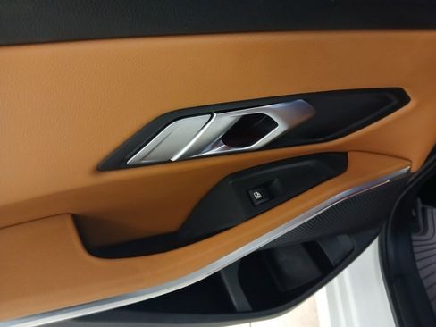 Used 2023 BMW 330i xDrive 330i xDrive w/ Driving Assistance Package image 17