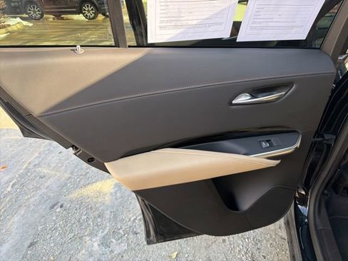 Certified 2024 Cadillac XT4 Luxury w/ Cold Weather Package image 15