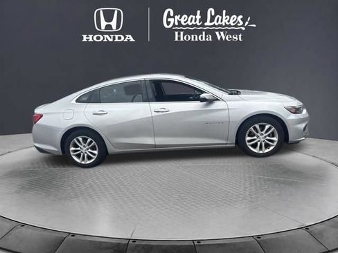Used 2018 Chevrolet Malibu LT FWD image 7