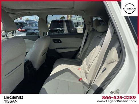 Used 2022 Nissan Rogue SV w/ SV Premium Package image 12