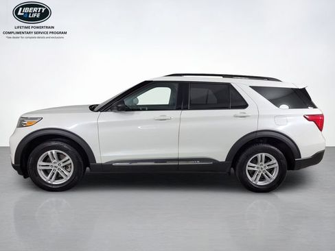 Used 2023 Ford Explorer XLT AWD/4WD image 6