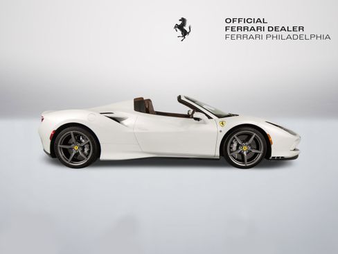 Certified 2022 Ferrari F8 Tributo RWD image 9