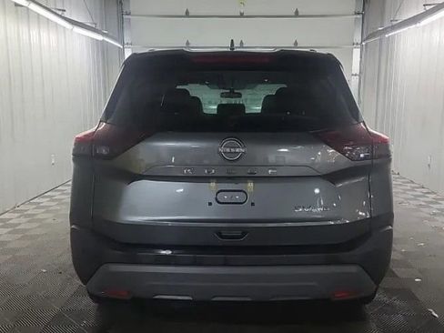 Used 2023 Nissan Rogue SV w/ SV Premium B Package image 3