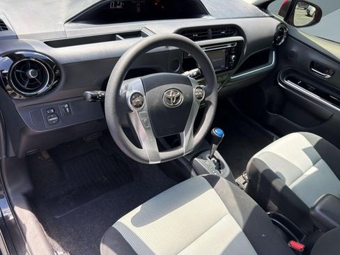 Used 2016 Toyota Prius C Persona Series FWD image 4
