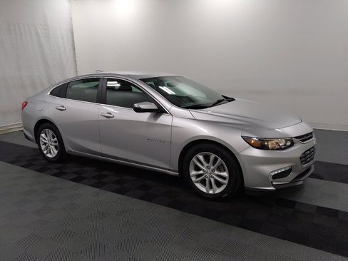 Used 2018 Chevrolet Malibu LT FWD image 11