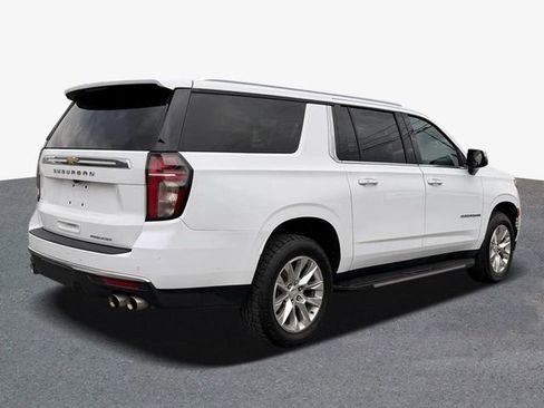 Used 2023 Chevrolet Suburban Premier AWD/4WD image 3