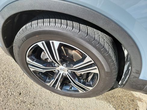 Used 2020 Volvo XC40 T5 Inscription w/ Protection Package Premier AWD/4WD image 9