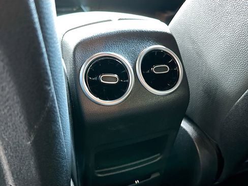 Used 2024 Mercedes-Benz GLB 250 image 26