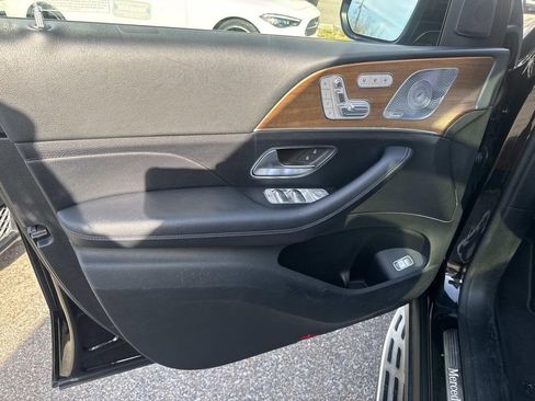 Used 2020 Mercedes-Benz GLS 450 4MATIC image 17