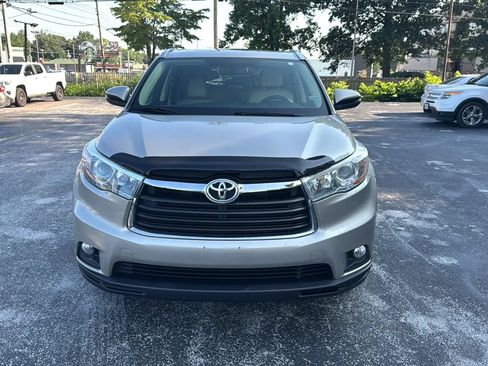 Used 2015 Toyota Highlander XLE AWD/4WD image 2