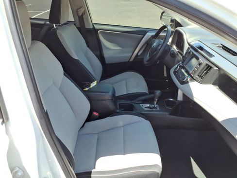 Used 2018 Toyota RAV4 XLE AWD/4WD image 16
