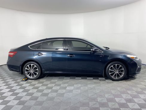 Used 2016 Toyota Avalon XLE Premium image 7