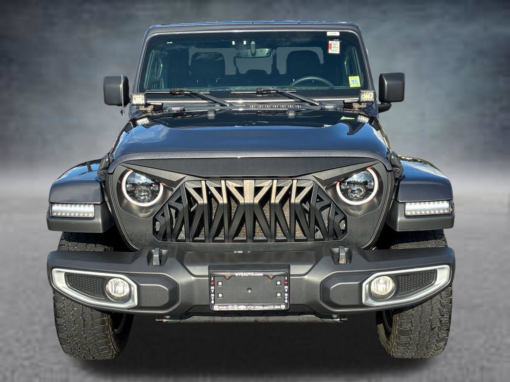 Used 2023 Jeep Gladiator Overland w/ Cold Weather Group AWD/4WD image 9