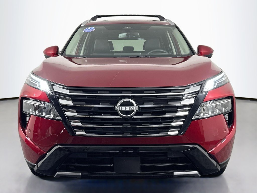 Used 2025 Nissan Rogue Platinum w/ Platinum Premium Package FWD image 2