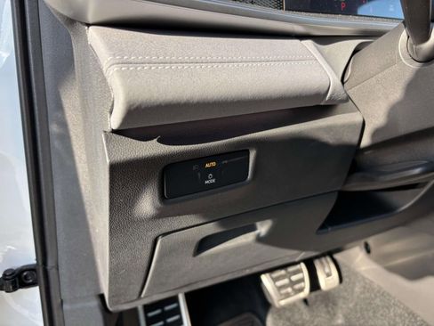 New 2026 Volkswagen Tiguan SE R-Line image 15