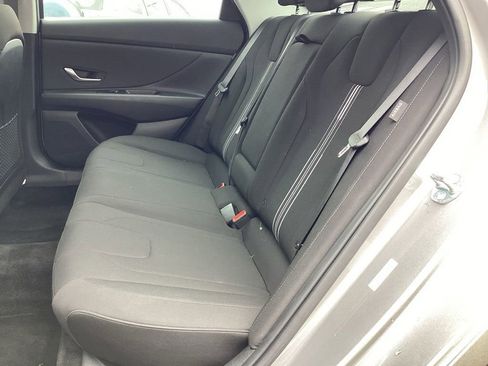 Used 2025 Hyundai Elantra SEL FWD image 18
