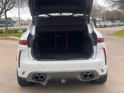 Used 2021 Jaguar F-PACE SVR image 12