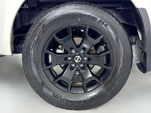 Used 2021 Nissan Frontier SV w/ Midnight Edition Floor Mats RWD image 9