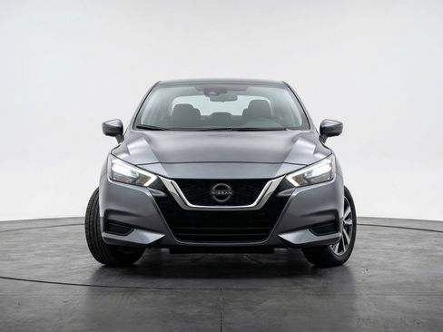 Used 2025 Nissan Versa SV FWD image 2