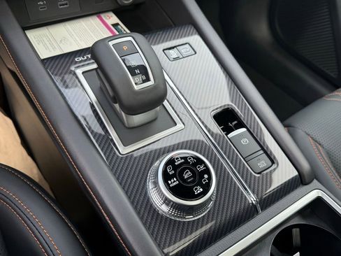 Used 2025 Mitsubishi Outlander SEL image 20