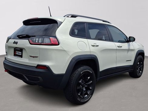 Used 2019 Jeep Cherokee Trailhawk AWD/4WD image 6