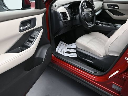 Used 2025 Nissan Rogue SV FWD image 20