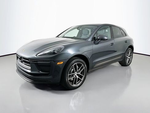 Certified 2023 Porsche Macan image 1