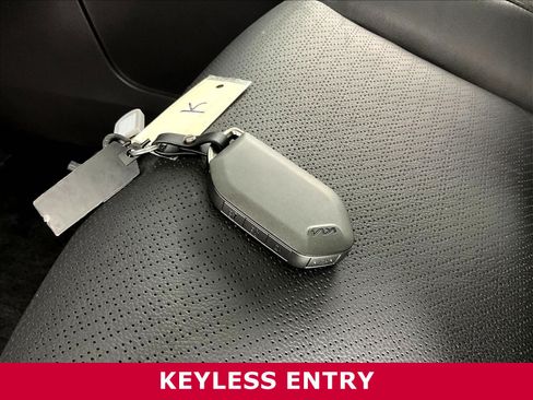 Certified 2025 Kia Carnival SX Prestige FWD image 36