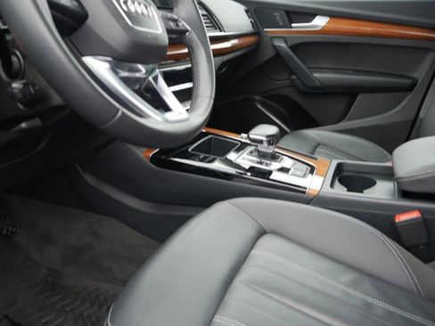 Certified 2023 Audi Q5 2.0T Premium w/ Convenience Package image 19