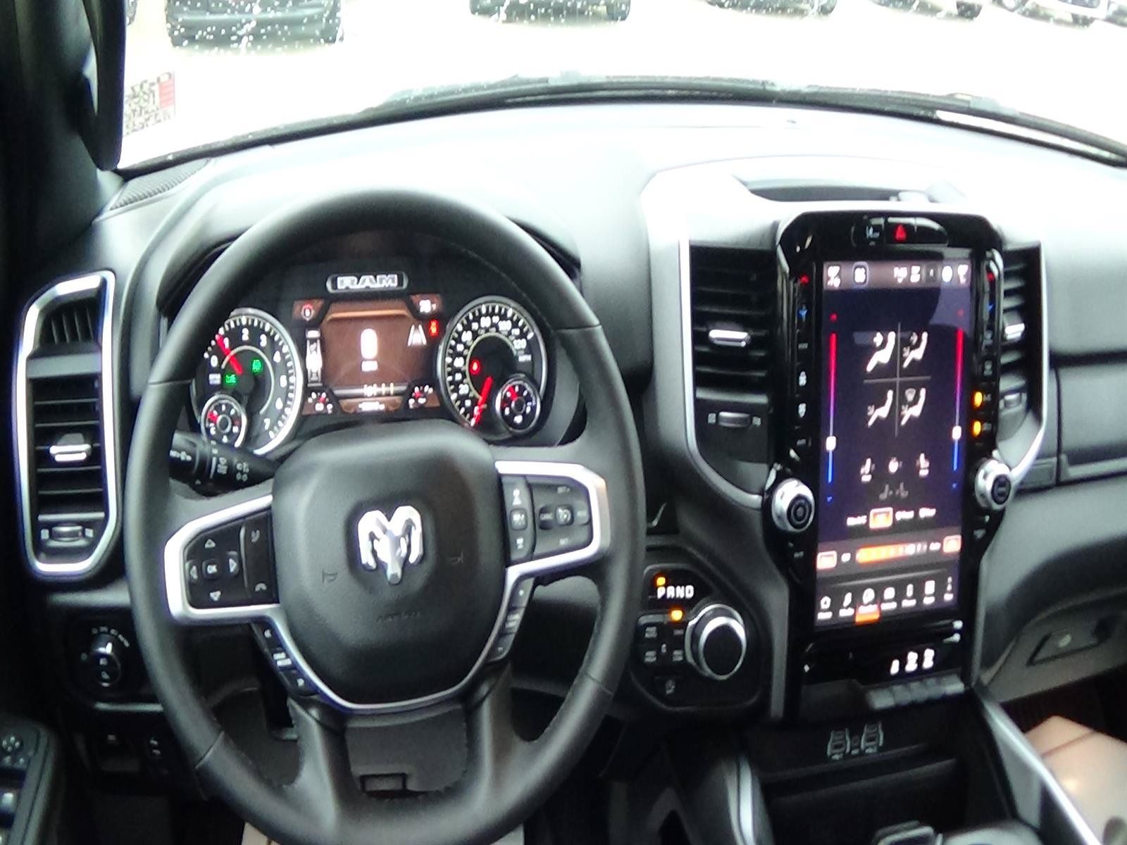 Used 2025 RAM 1500 Big Horn AWD/4WD image 16