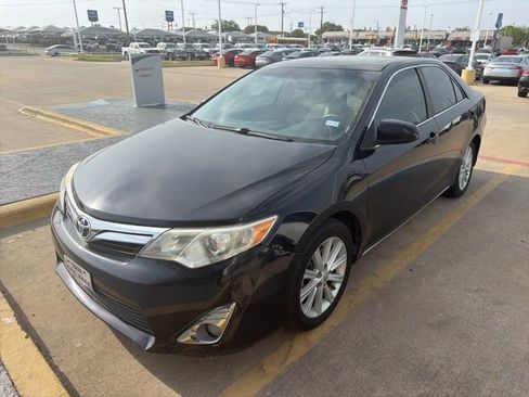 Used 2012 Toyota Camry XLE image 2