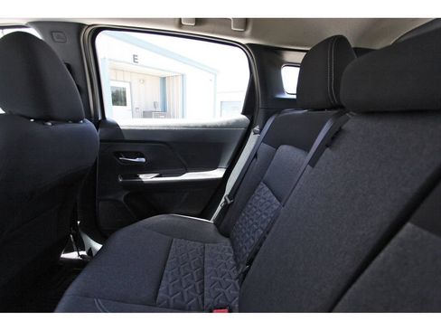 Used 2025 Nissan Kicks SV AWD/4WD image 12