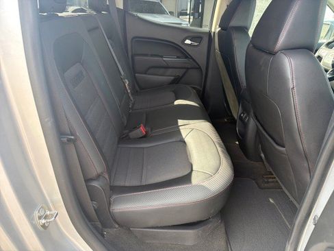 Used 2015 GMC Canyon SLE w/ All-Terrain Package AWD/4WD image 27