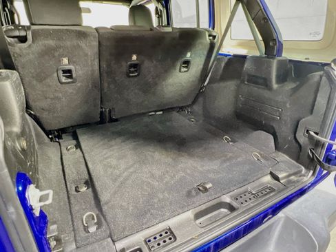 Used 2018 Jeep Wrangler Unlimited Sport S AWD/4WD image 24