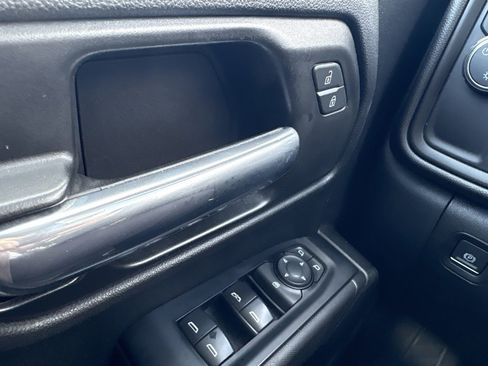 Used 2019 Chevrolet Silverado 1500 Custom w/ Custom Value Package image 18