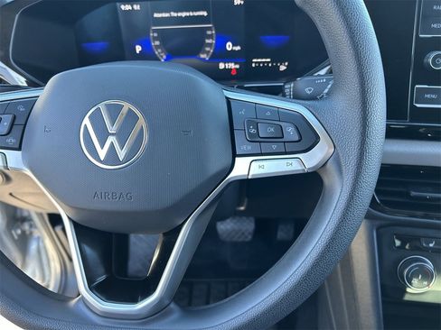 Used 2022 Volkswagen Taos S image 21