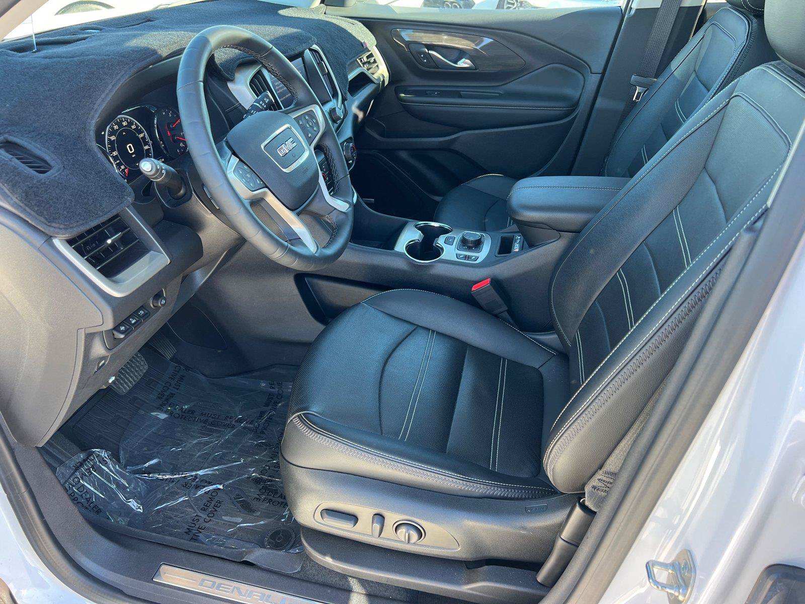 Used 2024 GMC Terrain Denali AWD/4WD image 9