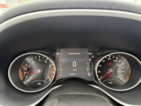 Used 2020 Jeep Compass Latitude FWD image 14