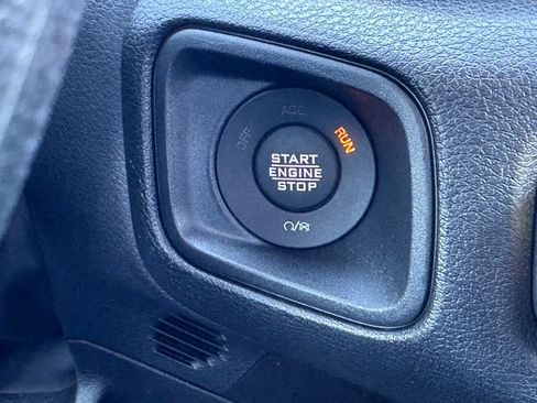 Used 2025 Jeep Wrangler Sport AWD/4WD image 8