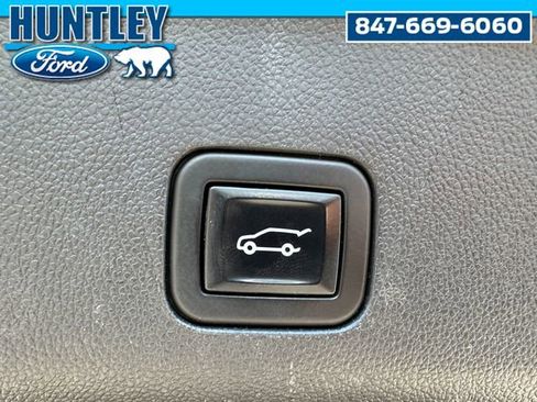Used 2023 GMC Yukon Denali Ultimate AWD/4WD image 17