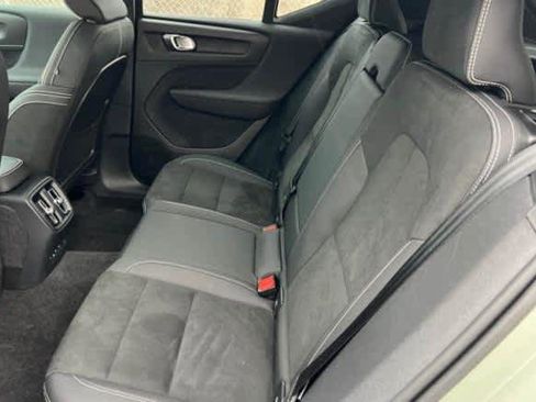 Used 2023 Volvo XC40 Recharge Ultimate w/ Protection Package Premier image 4