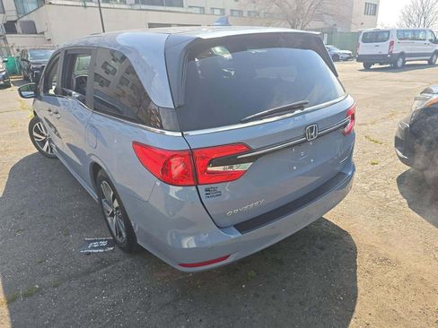 Used 2023 Honda Odyssey Touring image 2